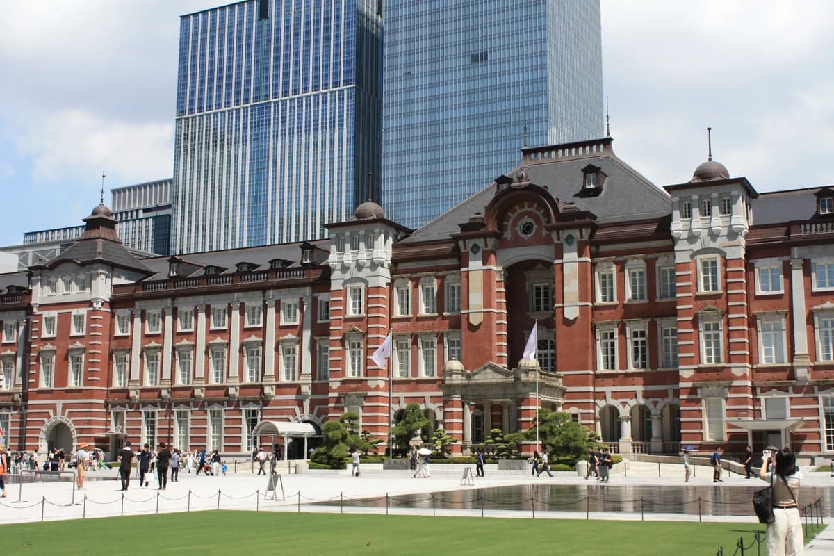 Tokyo Station Marunouchi building for point-to-point city transfer context.